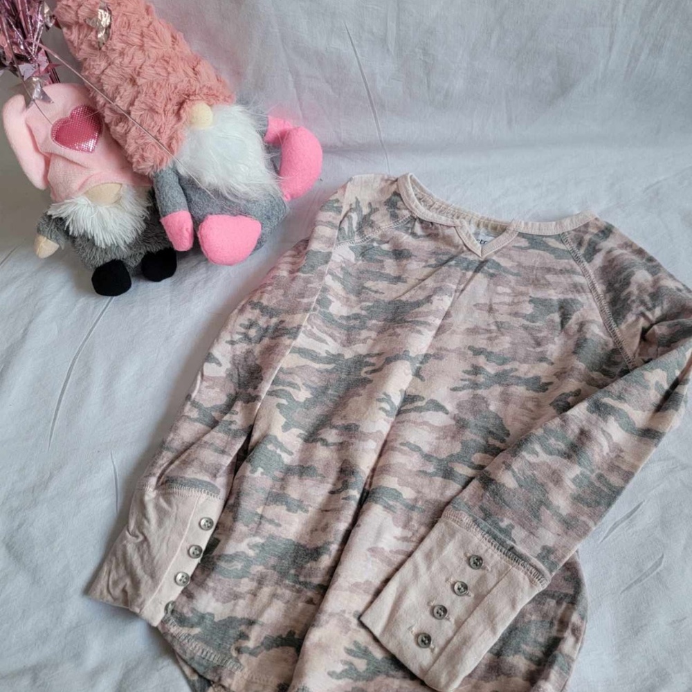 Girls Pink Camouflage Long Sleeve Henley 💗